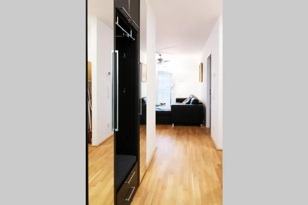 New, Quiet Flat Next To U1, Vic, Shopping Mall,... Wien